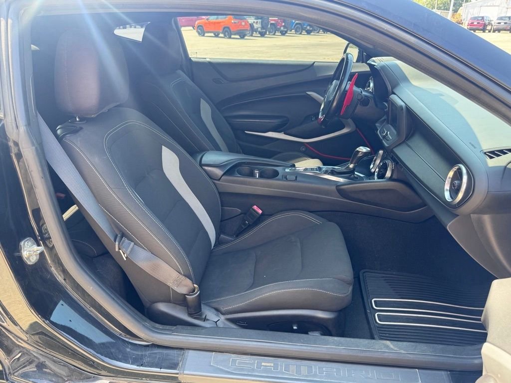 Used 2019 Black Chevrolet 1LT image 18