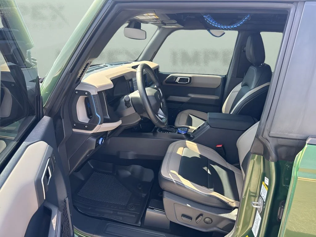 Used 2023 Green Ford Wildtrak image 9