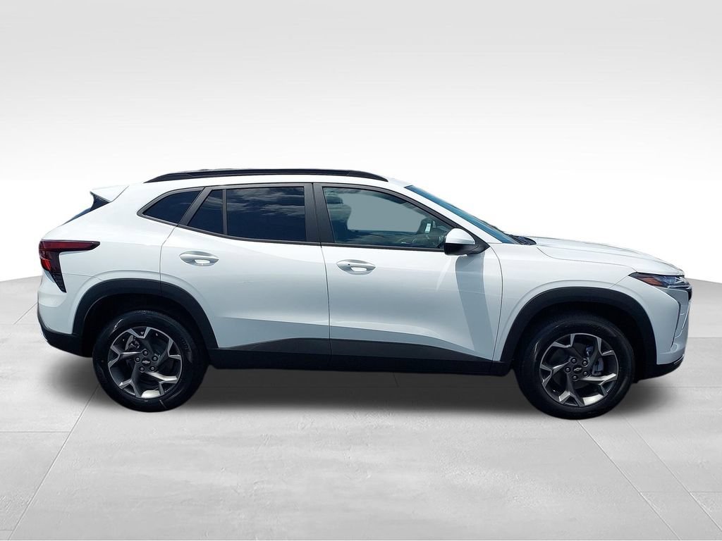 New 2026 Summit White Chevrolet LT image 6