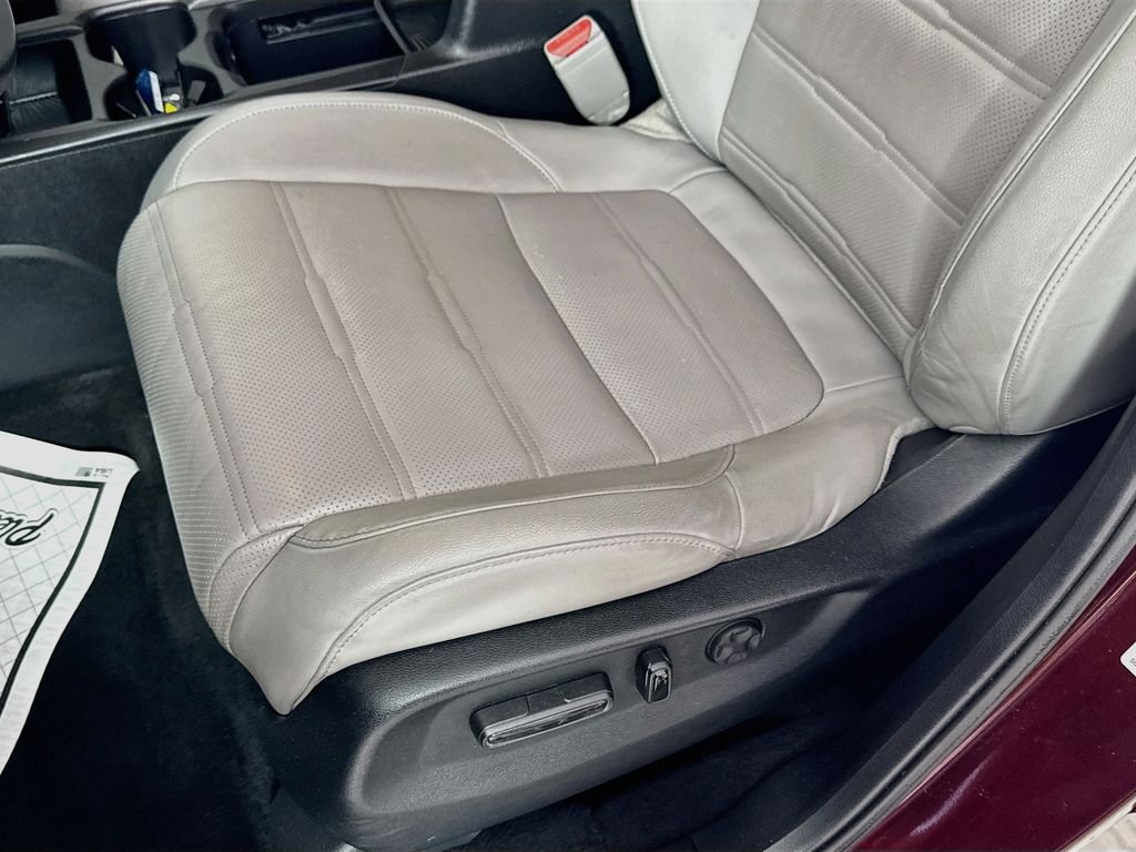 Used 2017 Basque Red Pearl II Honda EX-L image 22