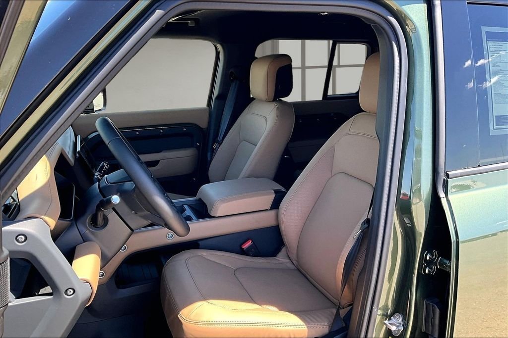 New 2026 Woolstone Green LAND ROVER X-Dynamic SE image 9