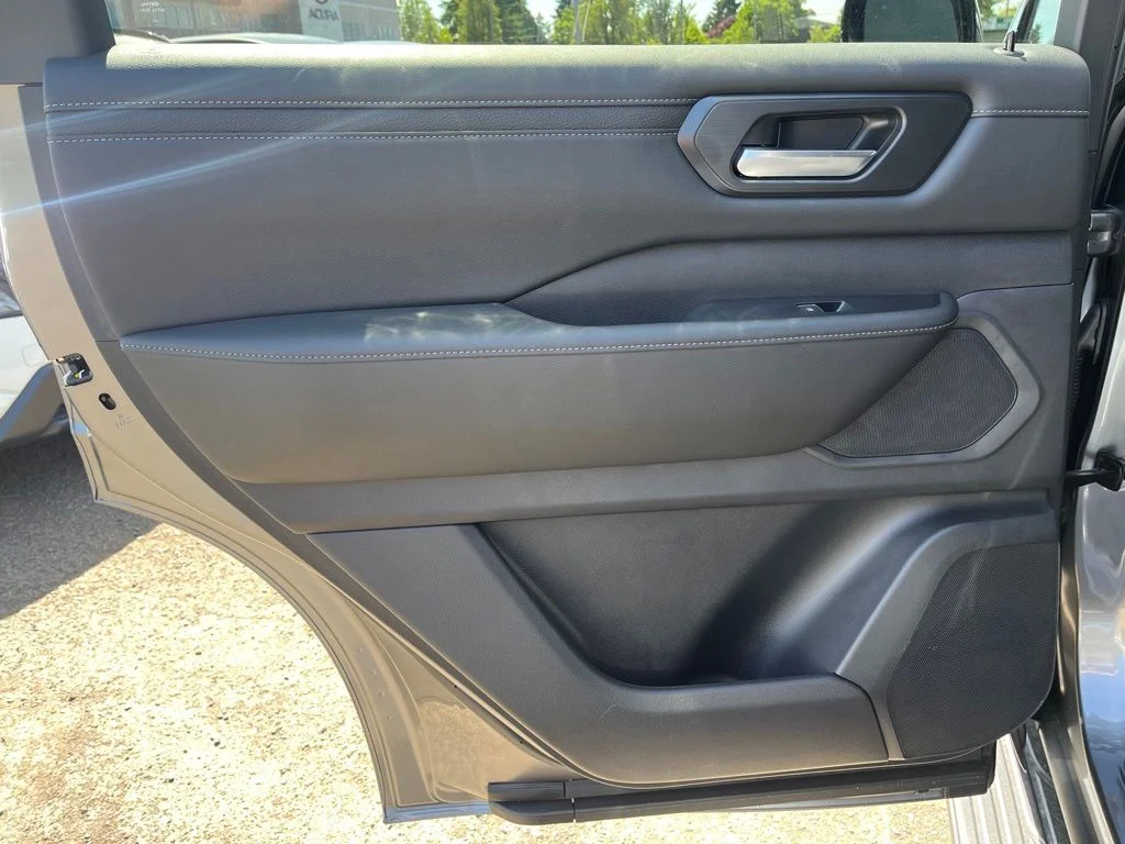 Used 2025 Gray Nissan SV image 13