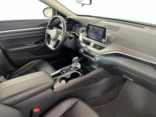 Used 2025 Black Nissan 2.5 SR image 35