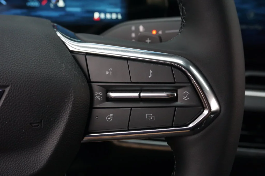 2027 Chevrolet Equinox LT - Photo 20