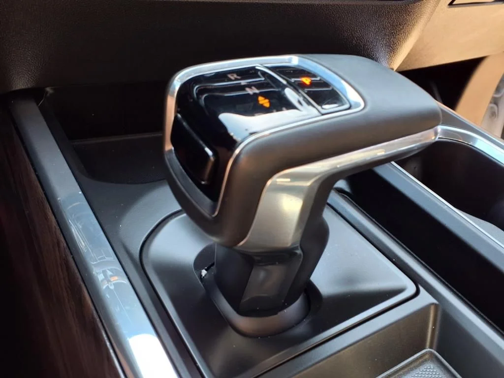 2023 GMC Sierra 1500 SLT - Photo 10