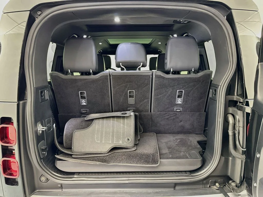 Used 2024 Black Land Rover S image 27