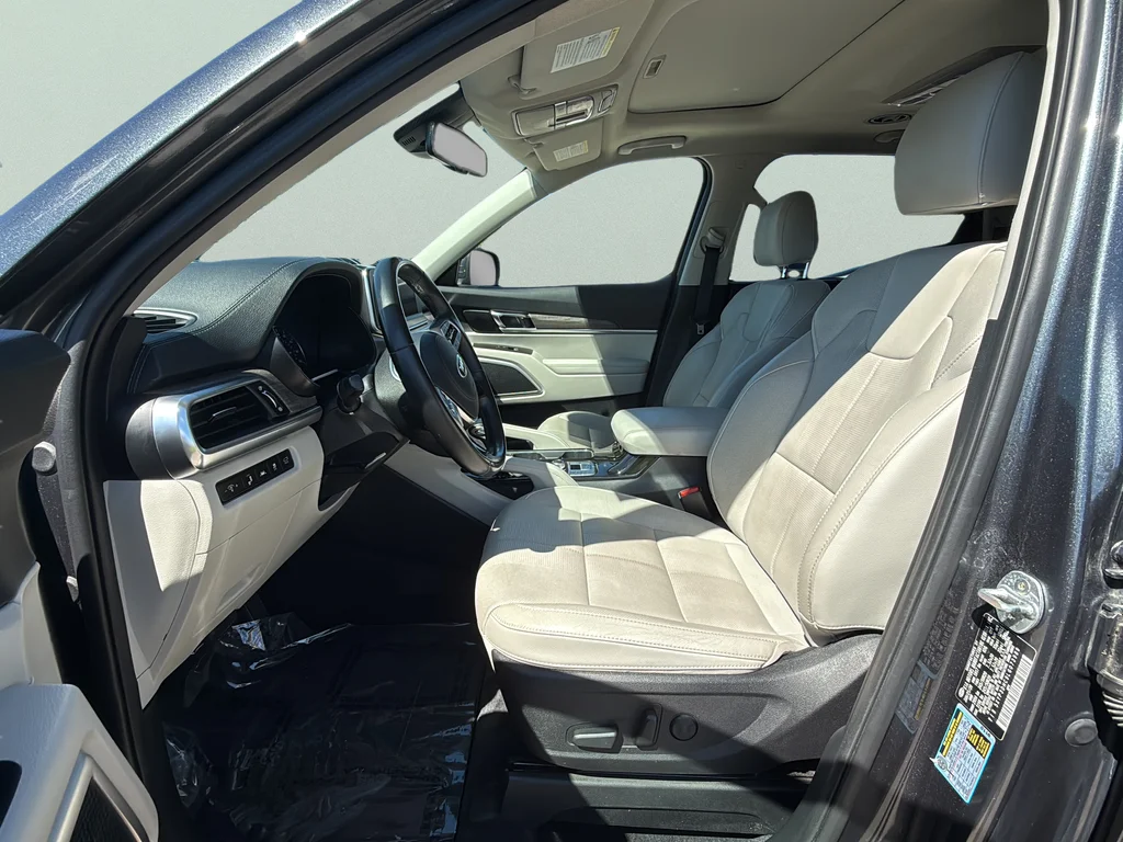 Used 2020 Gravity Gray Kia EX image 19