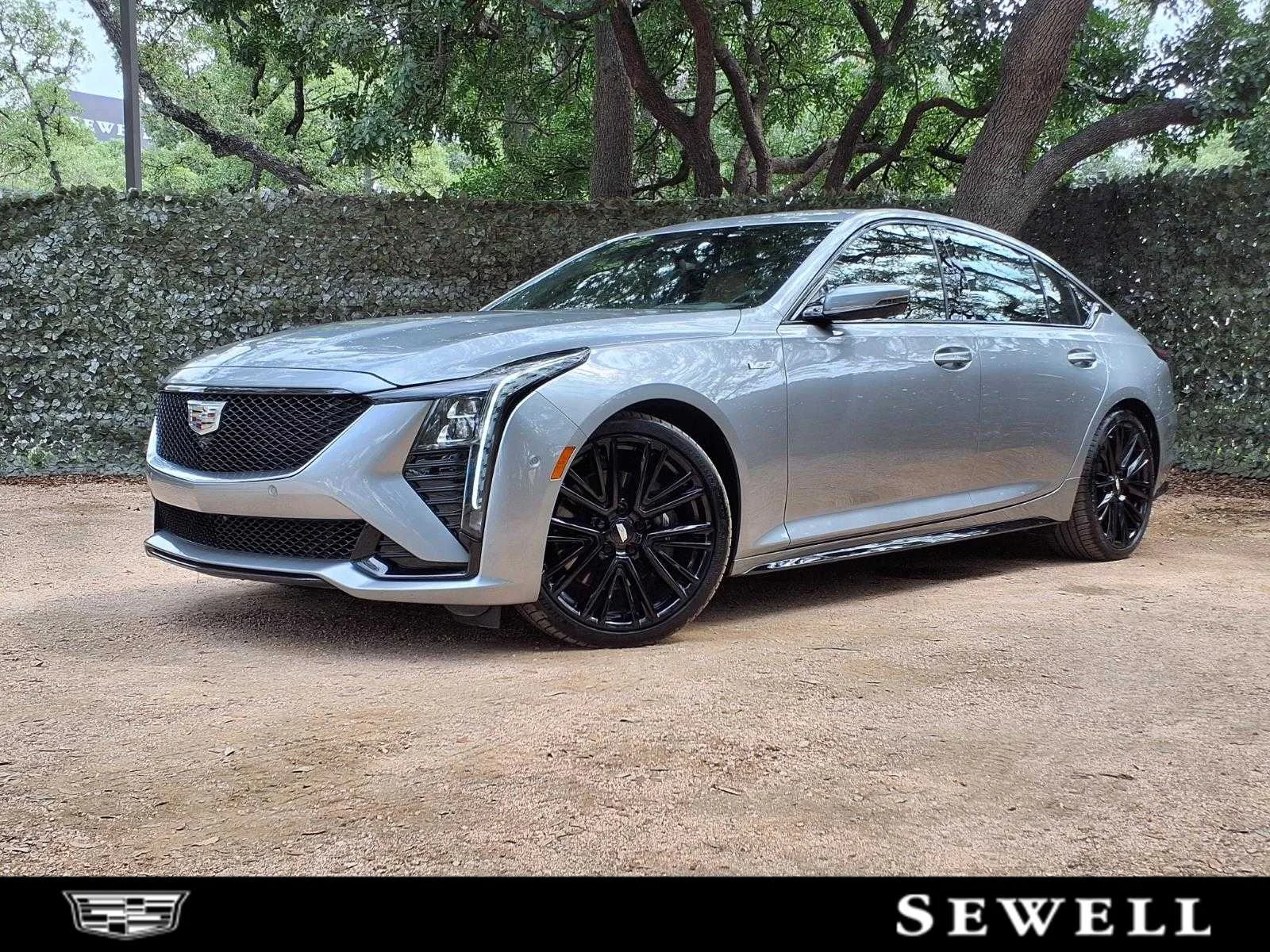 2025 Cadillac CT5 V-Series's photo