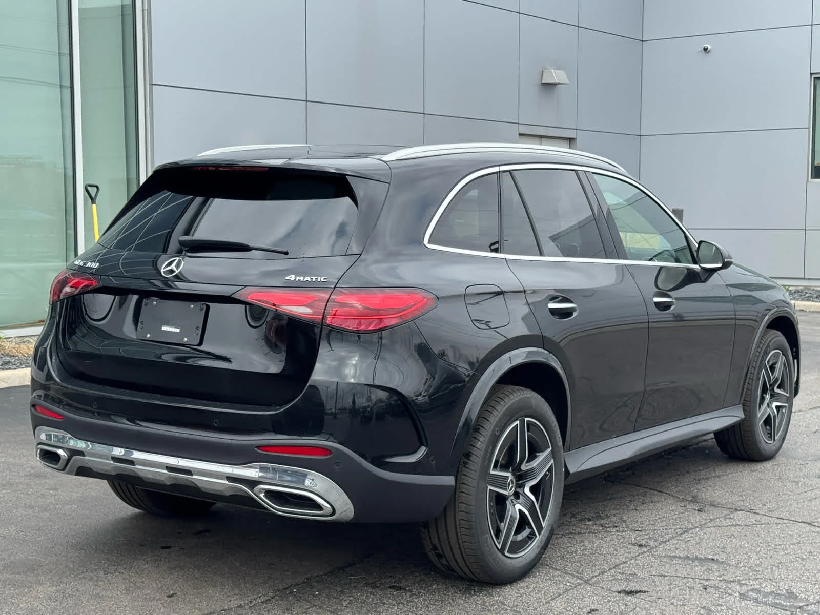 New 2026 Black Mercedes-Benz GLC 300 image 9