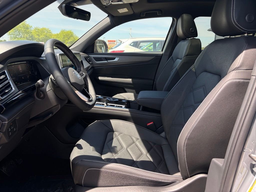 New 2026 Pure Gray Volkswagen 2.0T SE W/TECHNOLOGY image 8