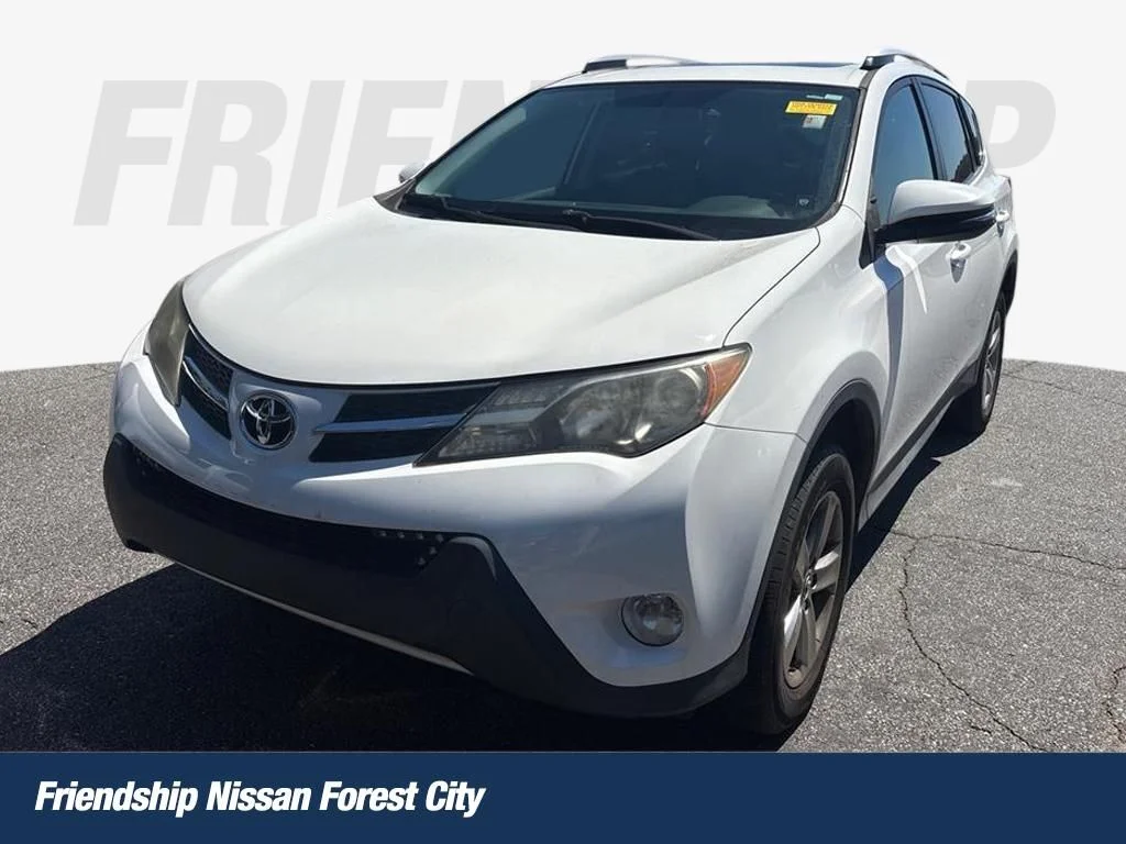 Used 2015 White Toyota XLE image 1