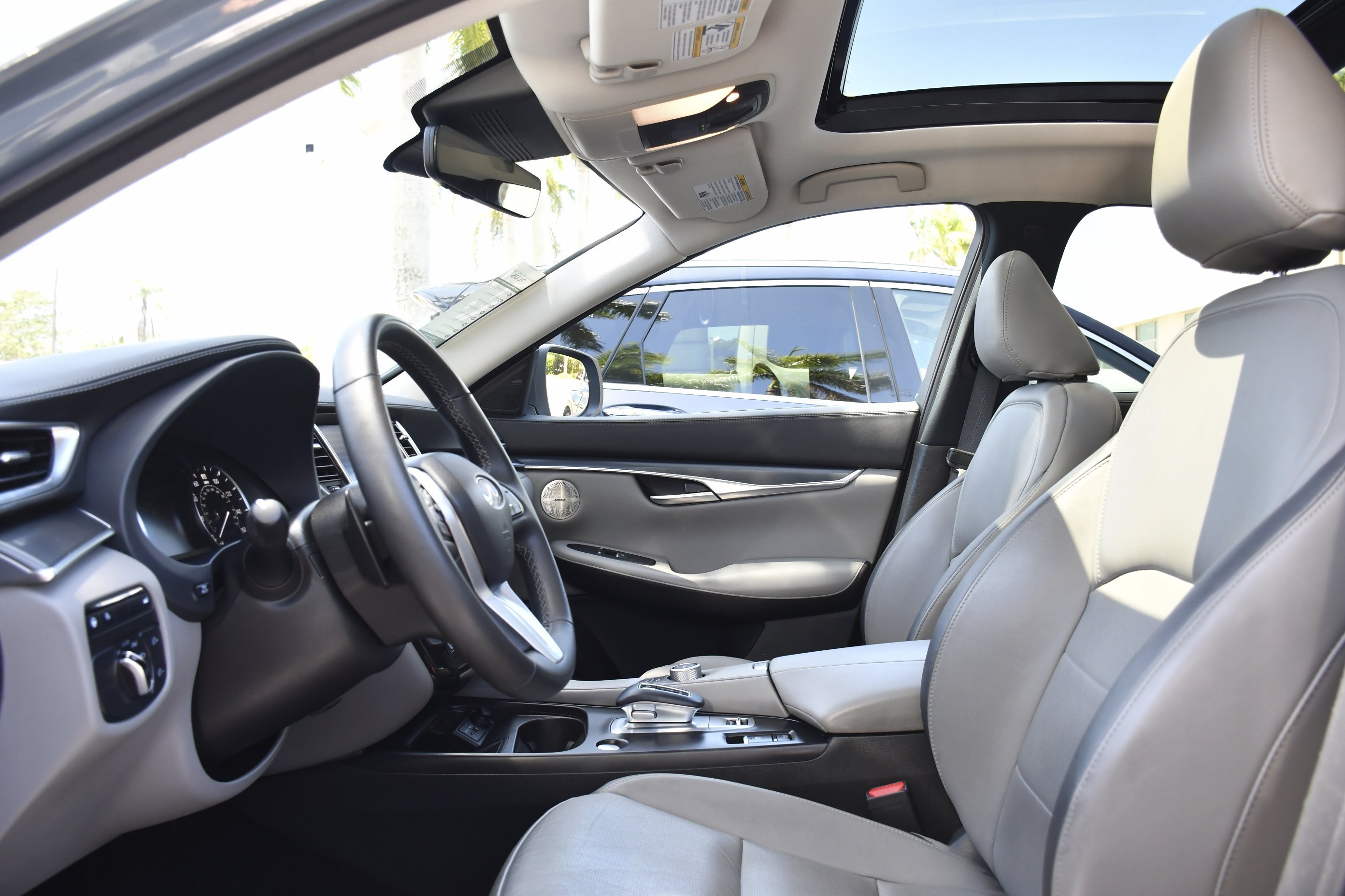 Used 2025 Slate Gray INFINITI LUXE image 19