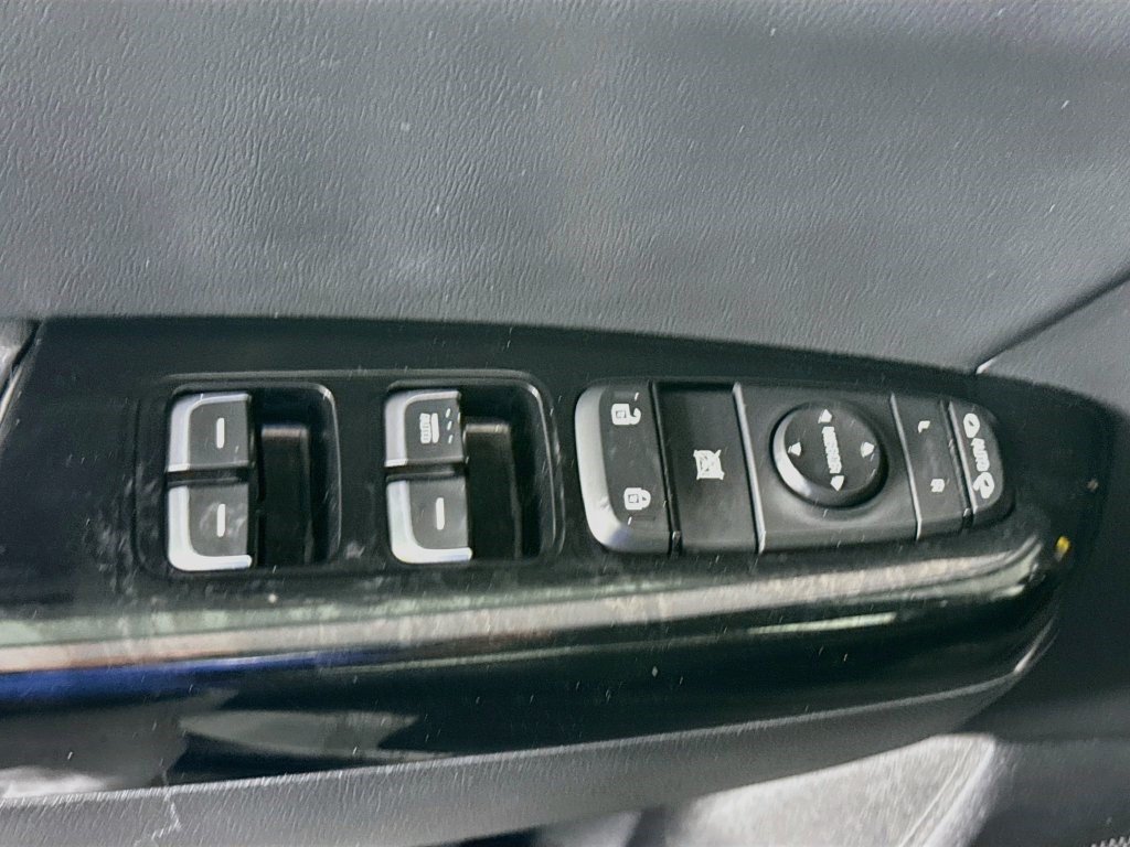 Used 2020 Sparkling Silver Kia EX image 20