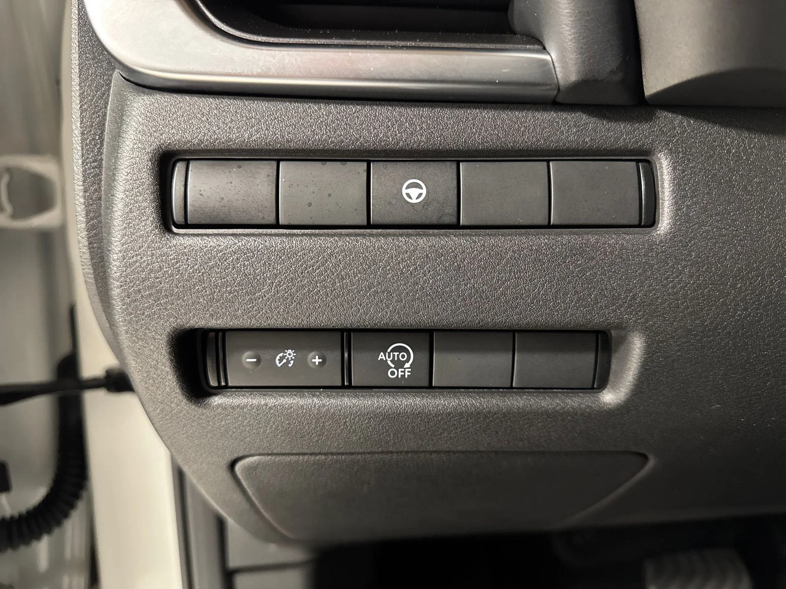 Used 2023 Pearl White Nissan SV image 17