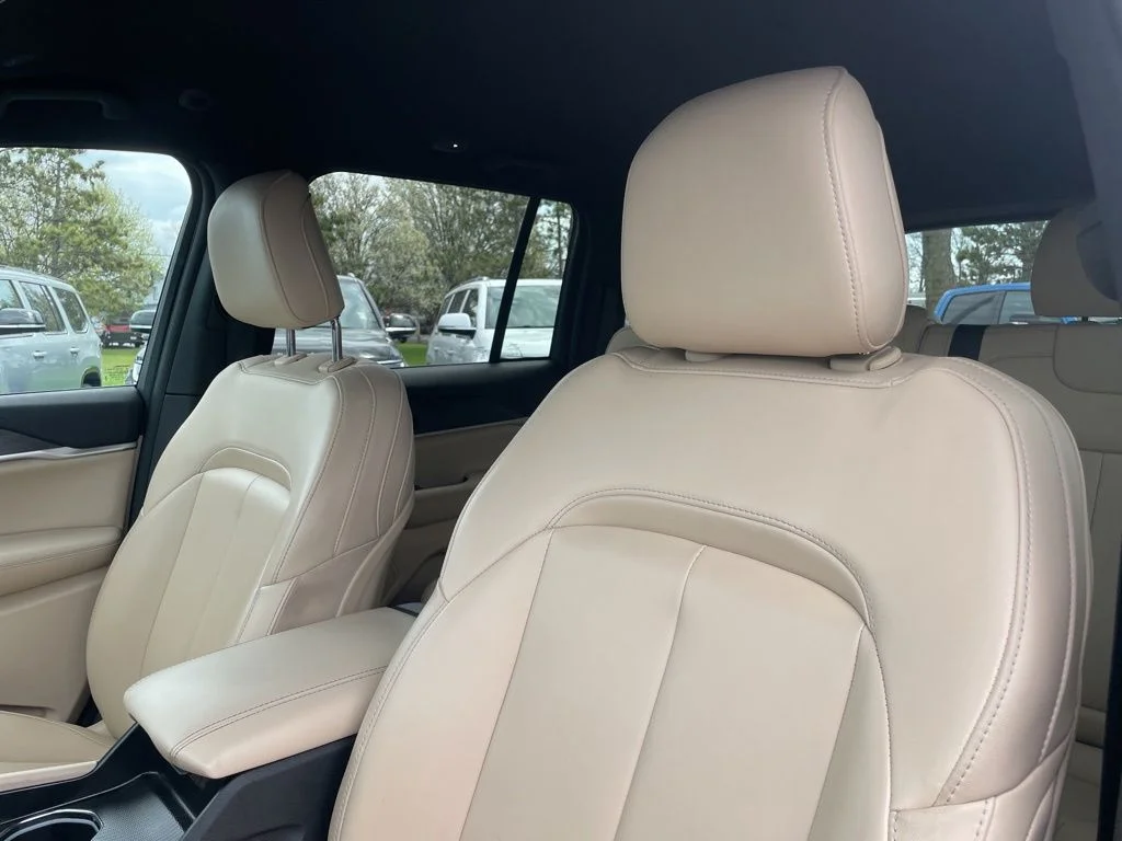 Used 2024 Black Jeep Limited image 18