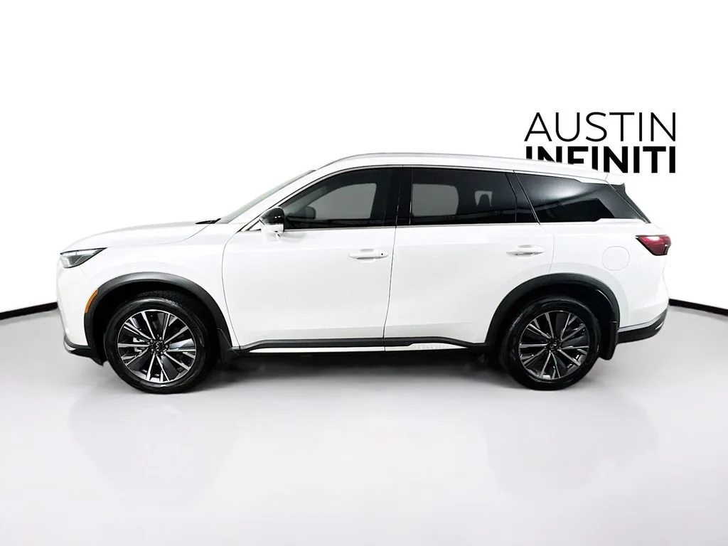 Certified Used 2026 White INFINITI LUXE image 5
