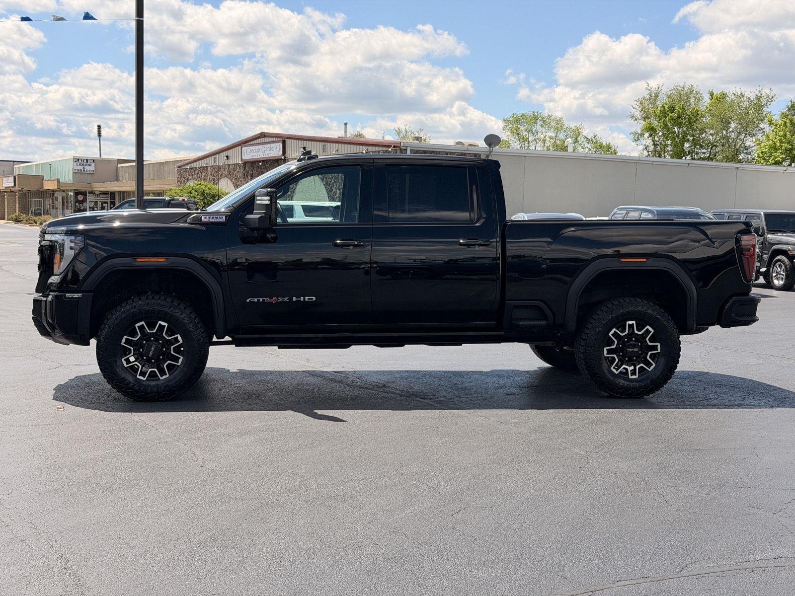 Used 2025 Onyx Black GMC AT4X image 5