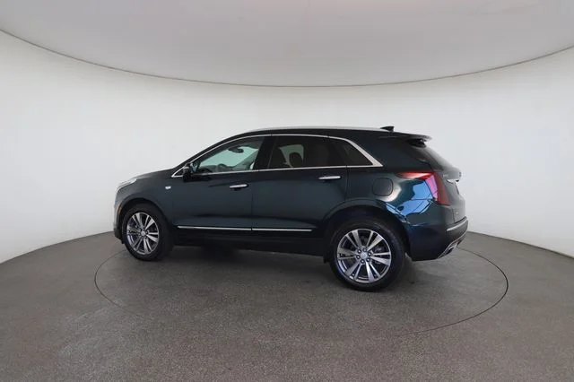 Used 2025 Green Cadillac Premium Luxury image 9