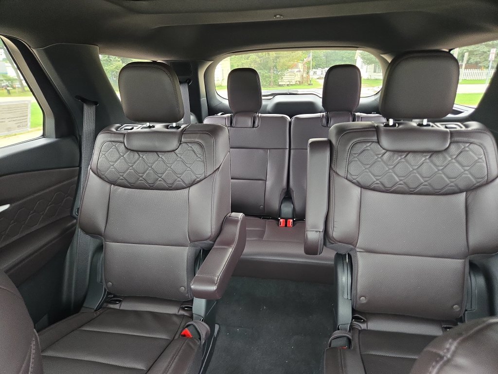 New 2026 Agate Black Metallic Ford Platinum™ image 26