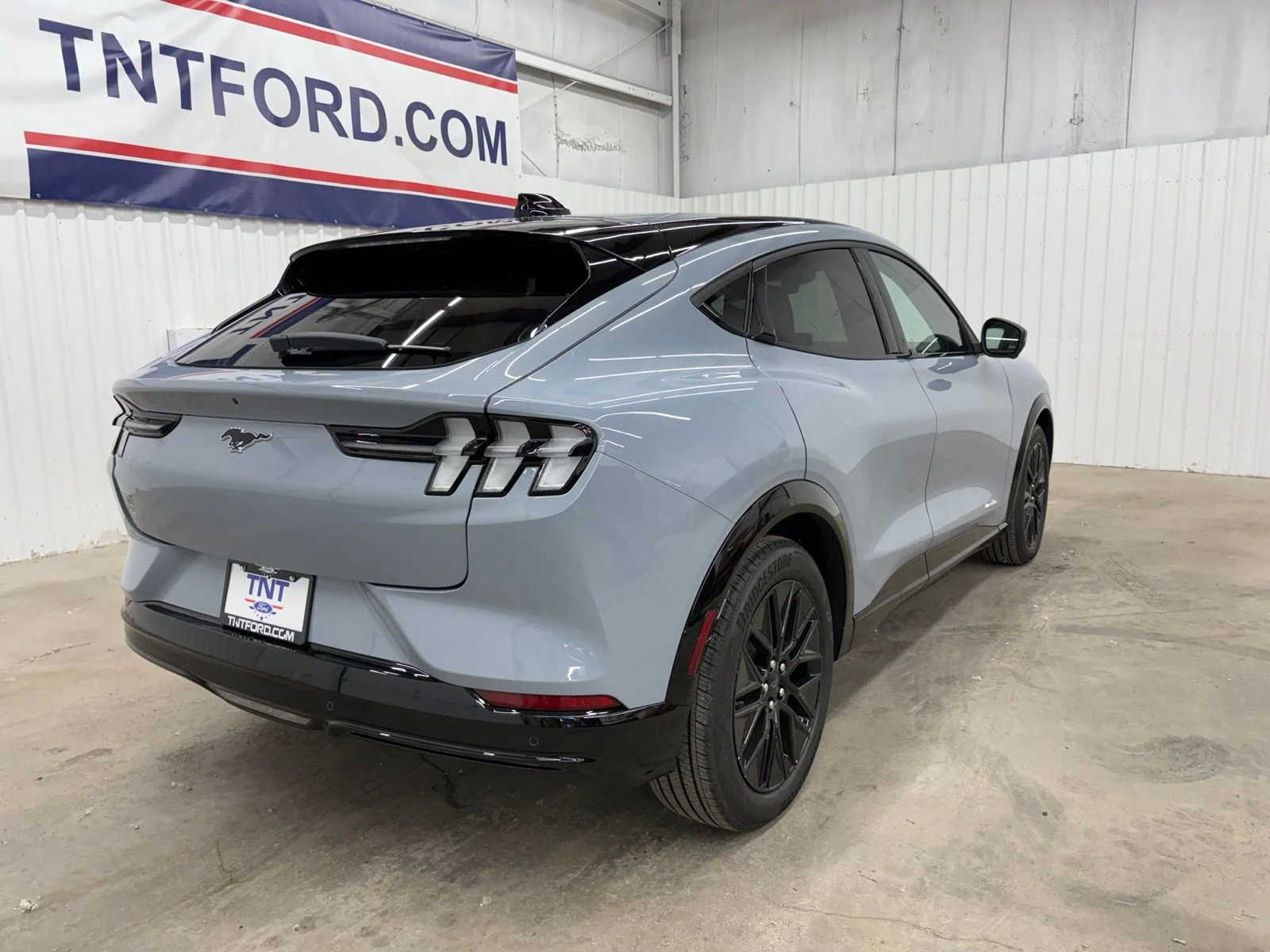 New 2026 Glacier Gray Metallic Tri-coat Ford Premium image 9