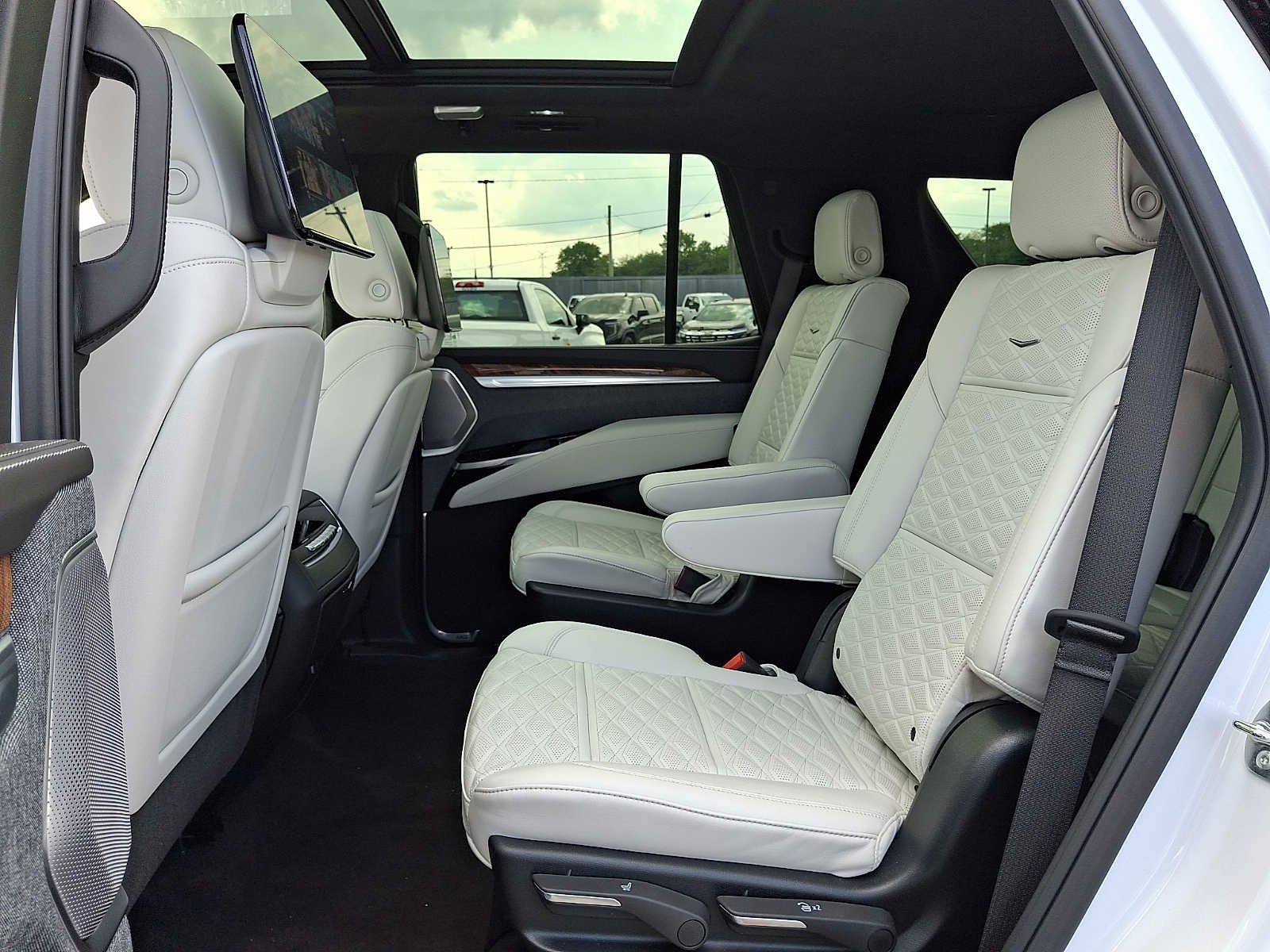 Used 2026 Vibrant White Tricoat Cadillac 4WD Platinum Sport image 11