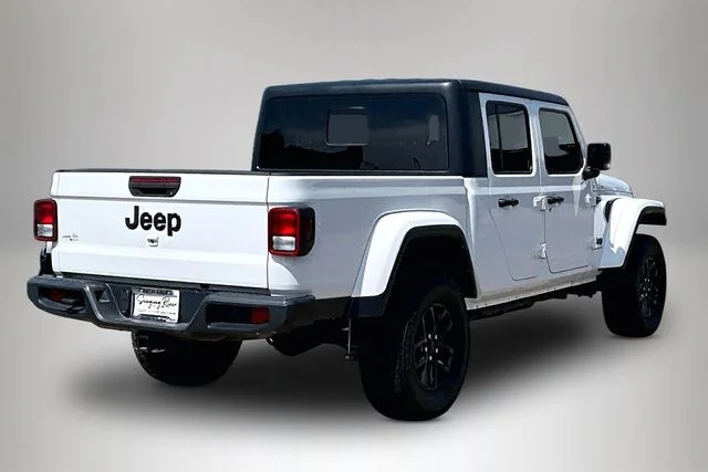 Used 2021 White Jeep Sport image 5
