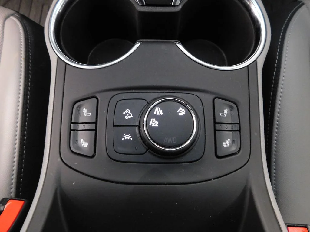 Used 2023 Sterling GMC SLT image 23