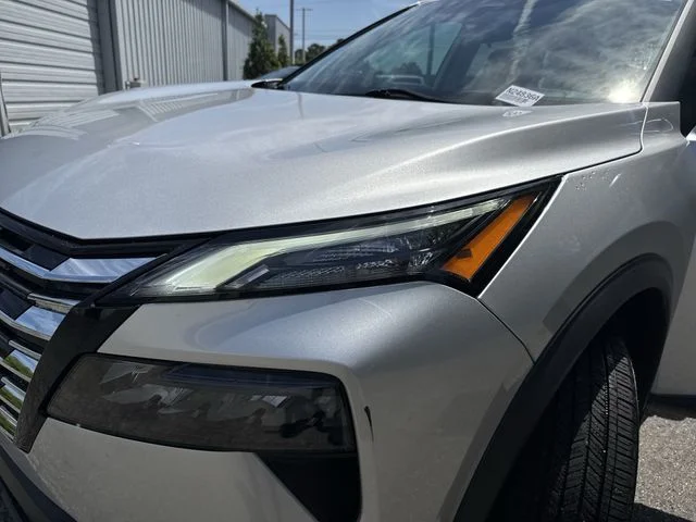 Used 2024 Silver Nissan S image 29