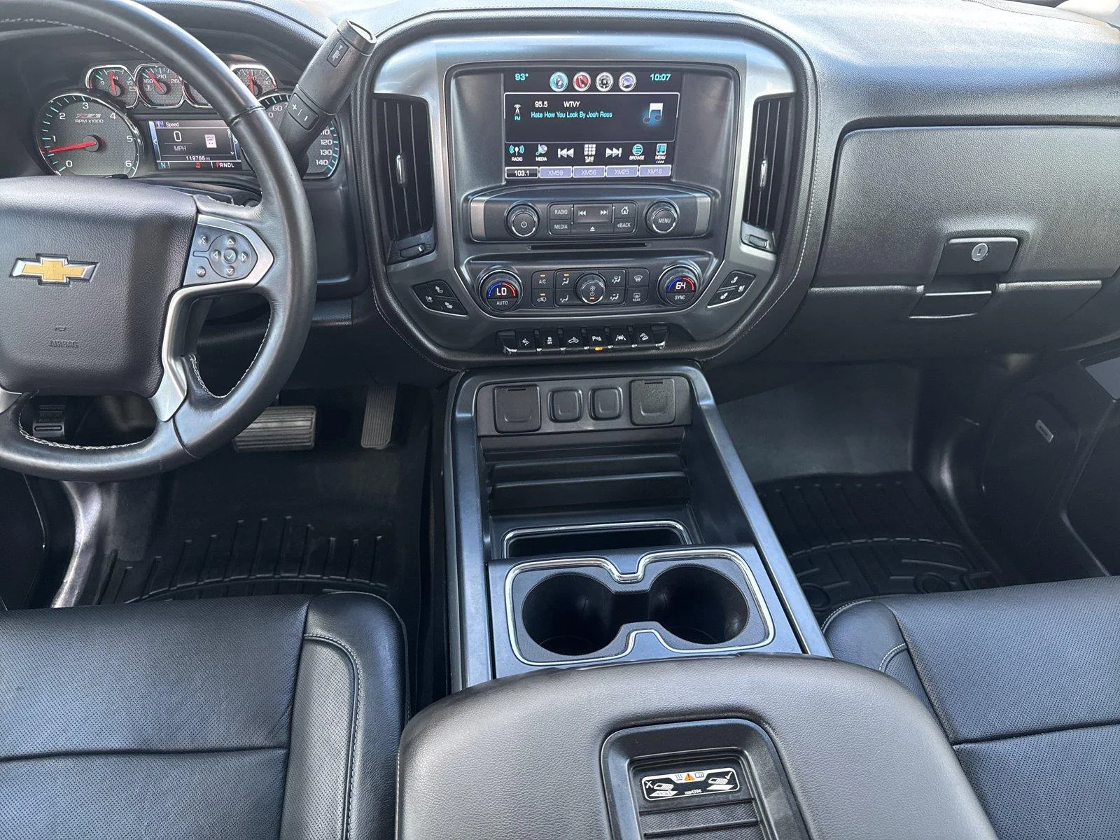 Used 2018 IRIDESCENT PEARL TRICOAT Chevrolet LTZ image 15