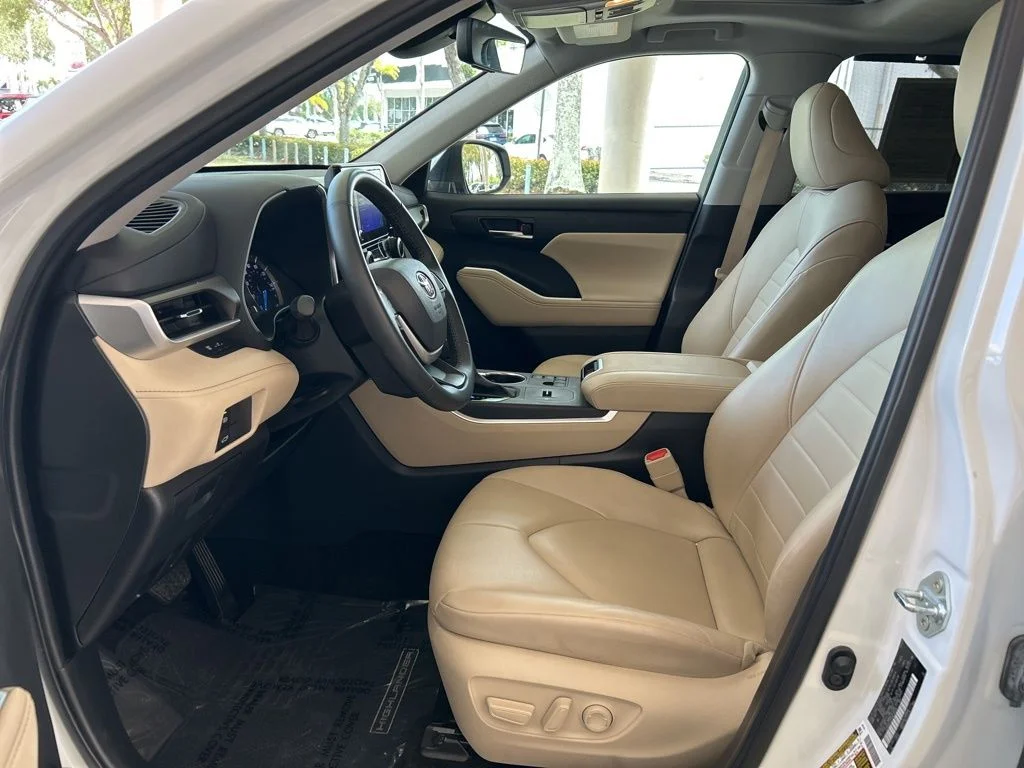Used 2024 Beige Toyota XLE image 10