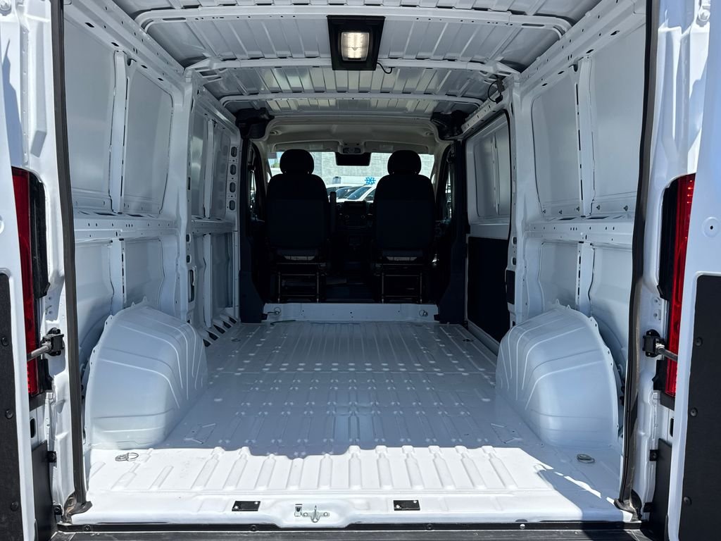 New 2026 Bright White Clear-Coat Exterior Paint RAM Low Roof image 9