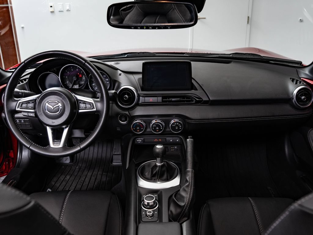 Used 2022 Soul Red Crystal Metallic Mazda Grand Touring image 32