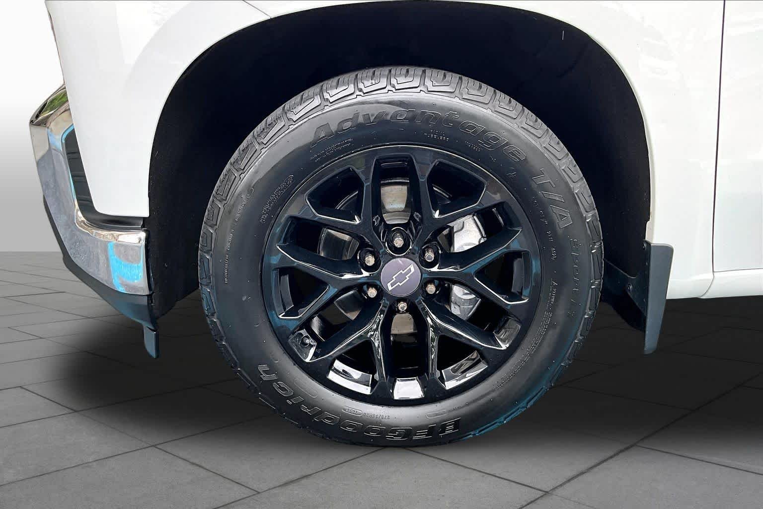 Used 2021 Summit White Chevrolet Work Truck image 9