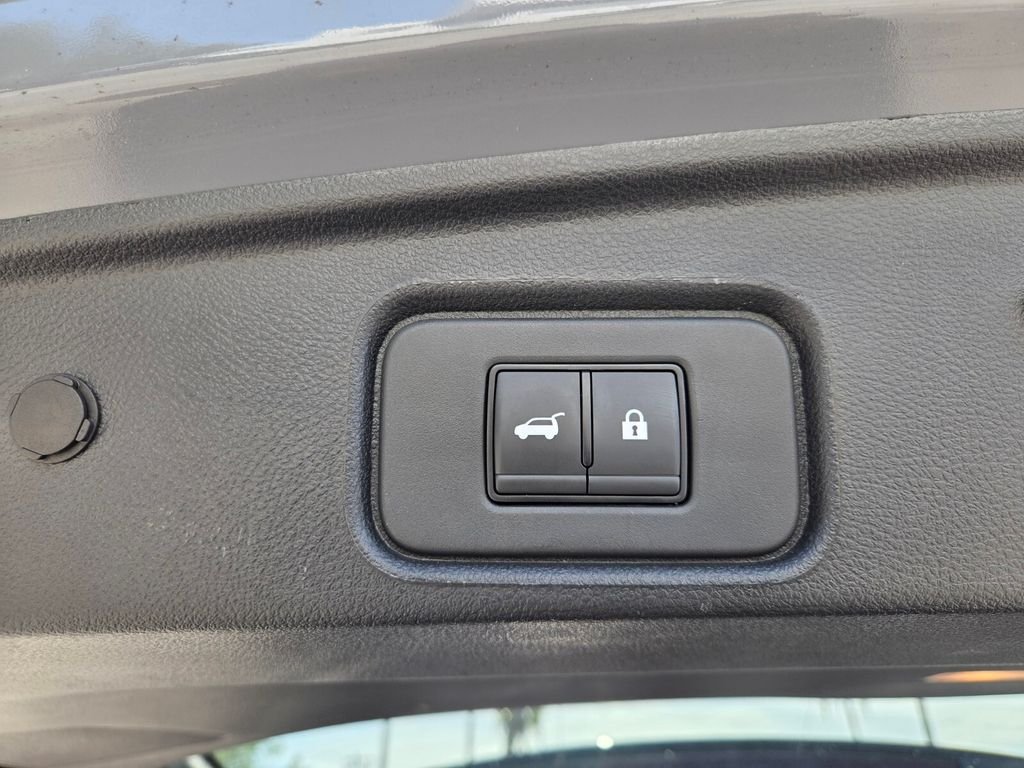 Used 2026 Gray Nissan Platinum image 10