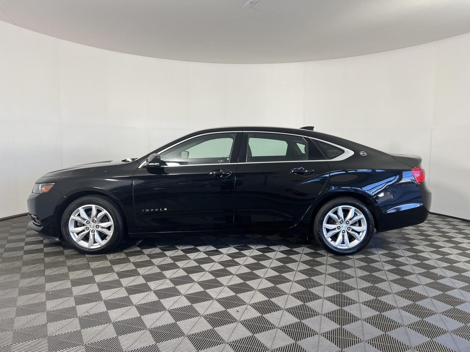 Used 2018 Black Chevrolet LT image 26