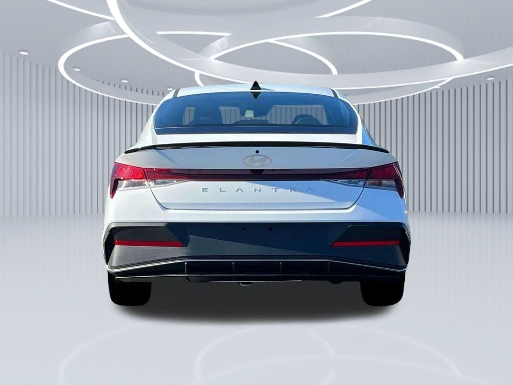 New 2025 White Hyundai SEL Sport image 25