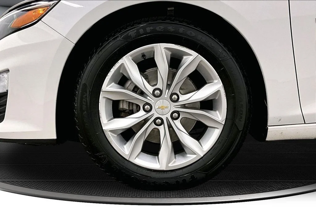 Used 2023 White Chevrolet LT image 32