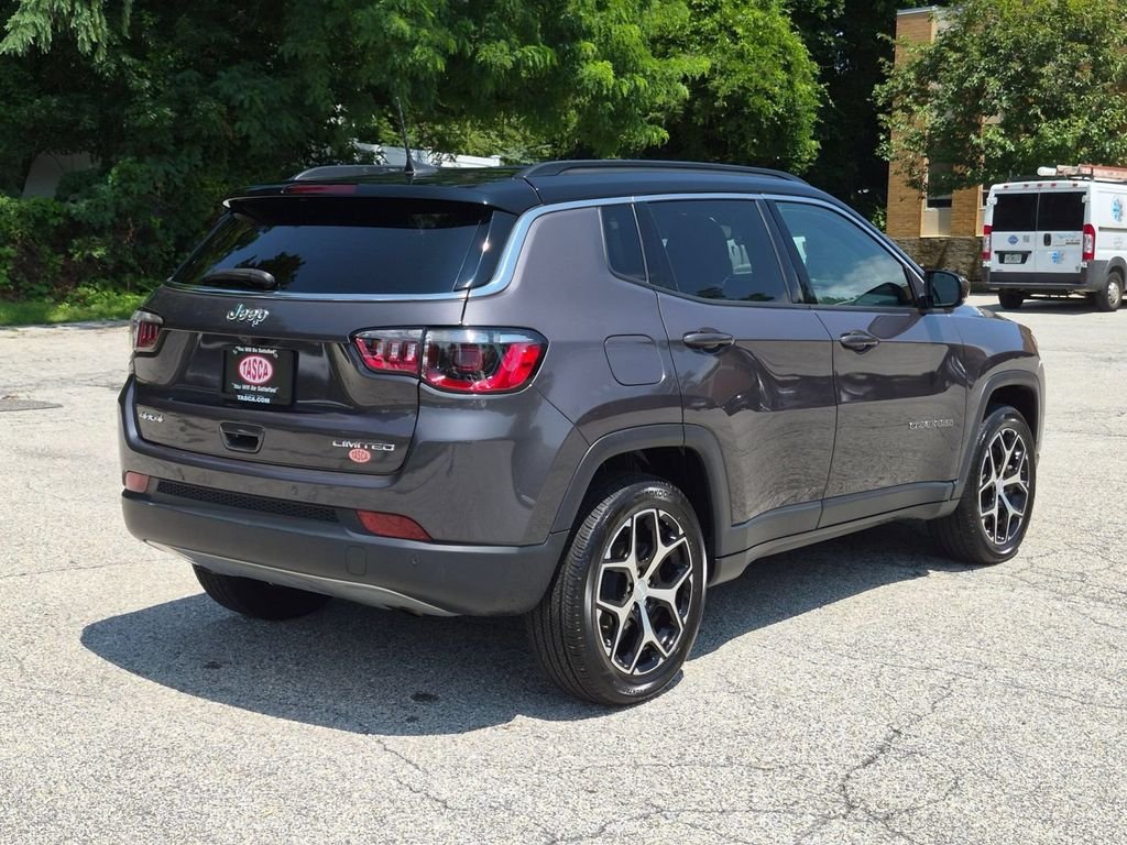 Used 2024 Gray Jeep Limited image 3