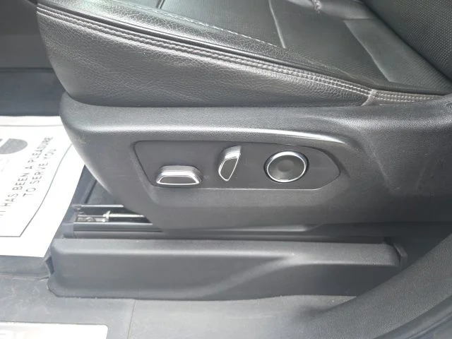 Used 2021 White Frost Tri-Coat GMC Denali image 18