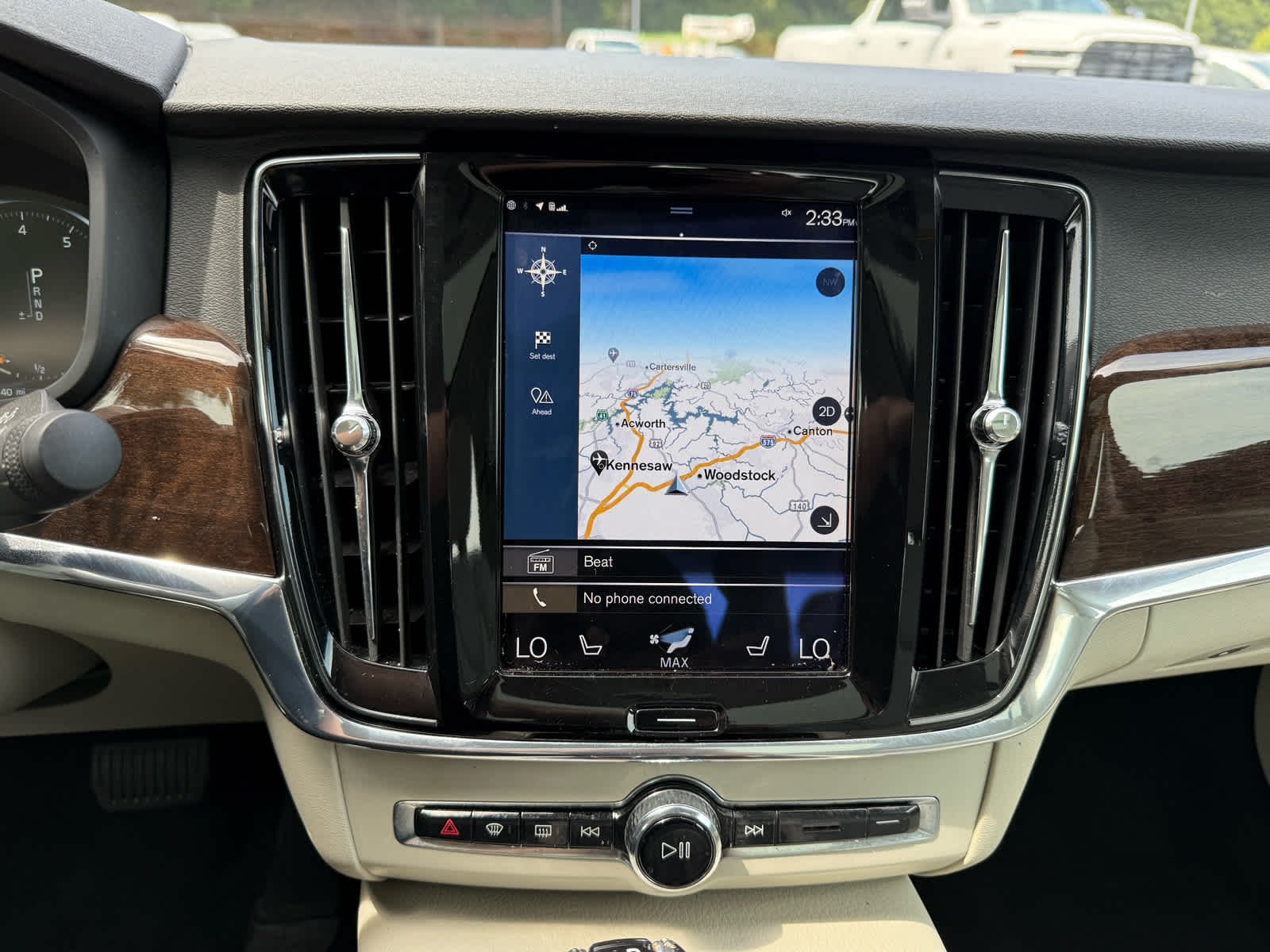 Used 2018 OSMIUM GRAY METALLIC Volvo Momentum image 20