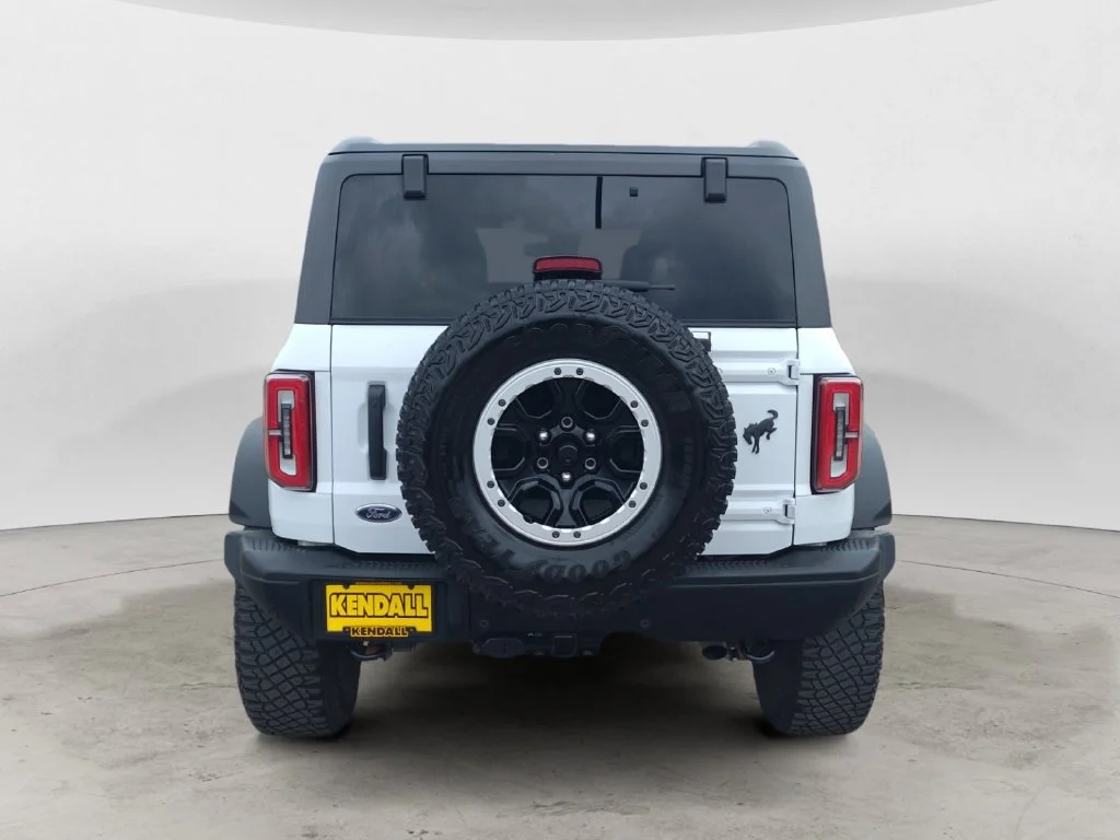 Used 2023 White Ford Badlands image 4