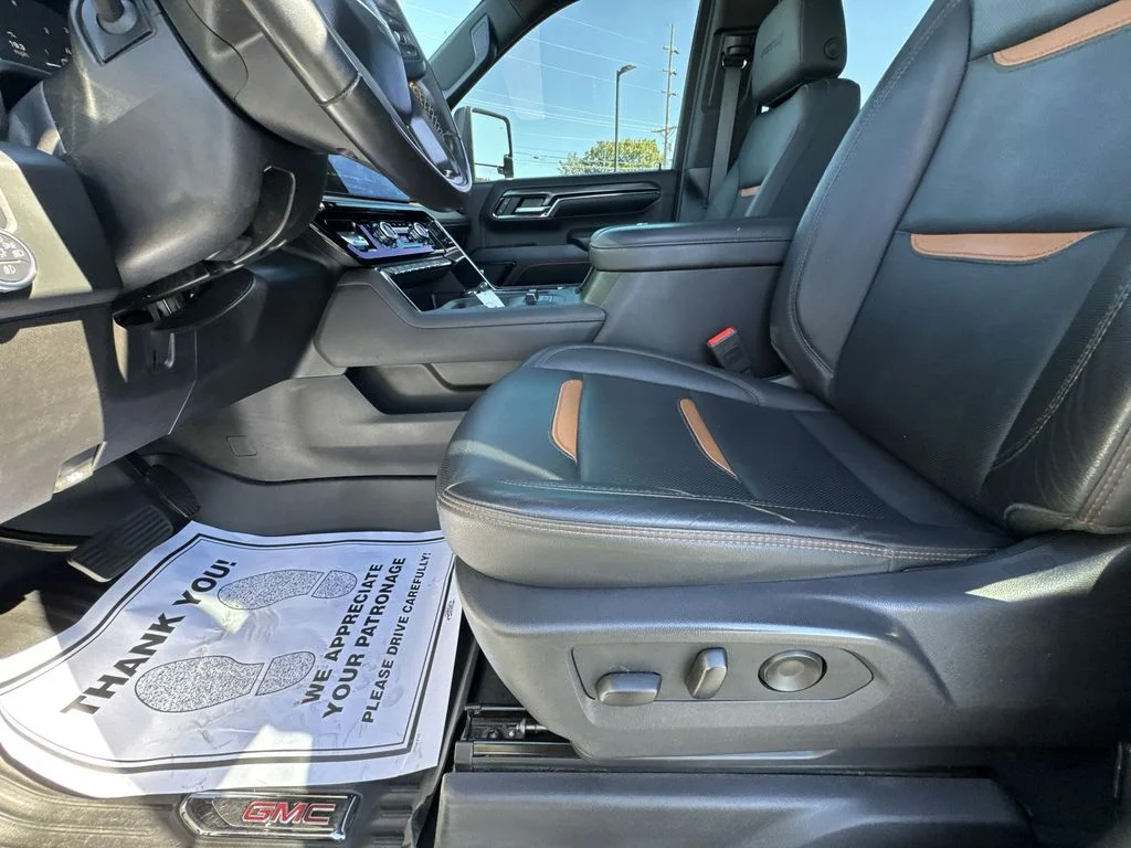 Used 2024 White GMC AT4 image 12