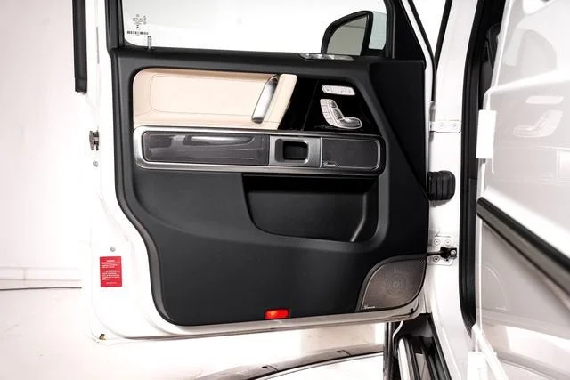 Used 2024 MANUFAKTUR Moonlight White Metallic Mercedes-Benz G 550 image 57