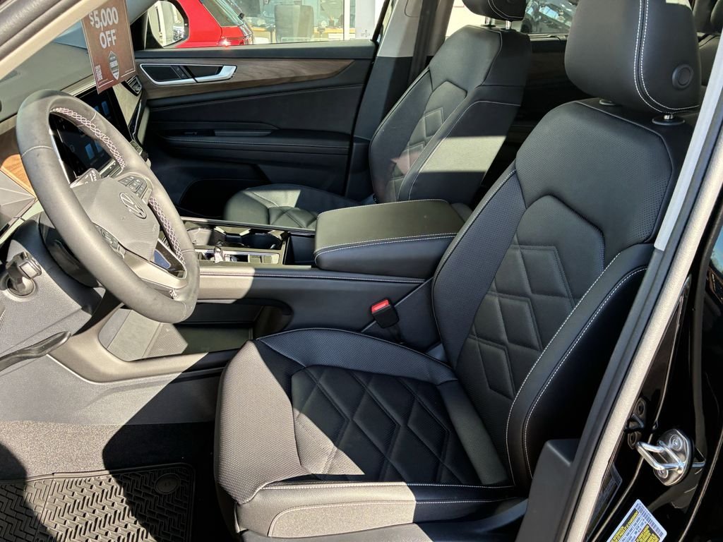 New 2026 Black Volkswagen 2.0T SE w/Technology image 12