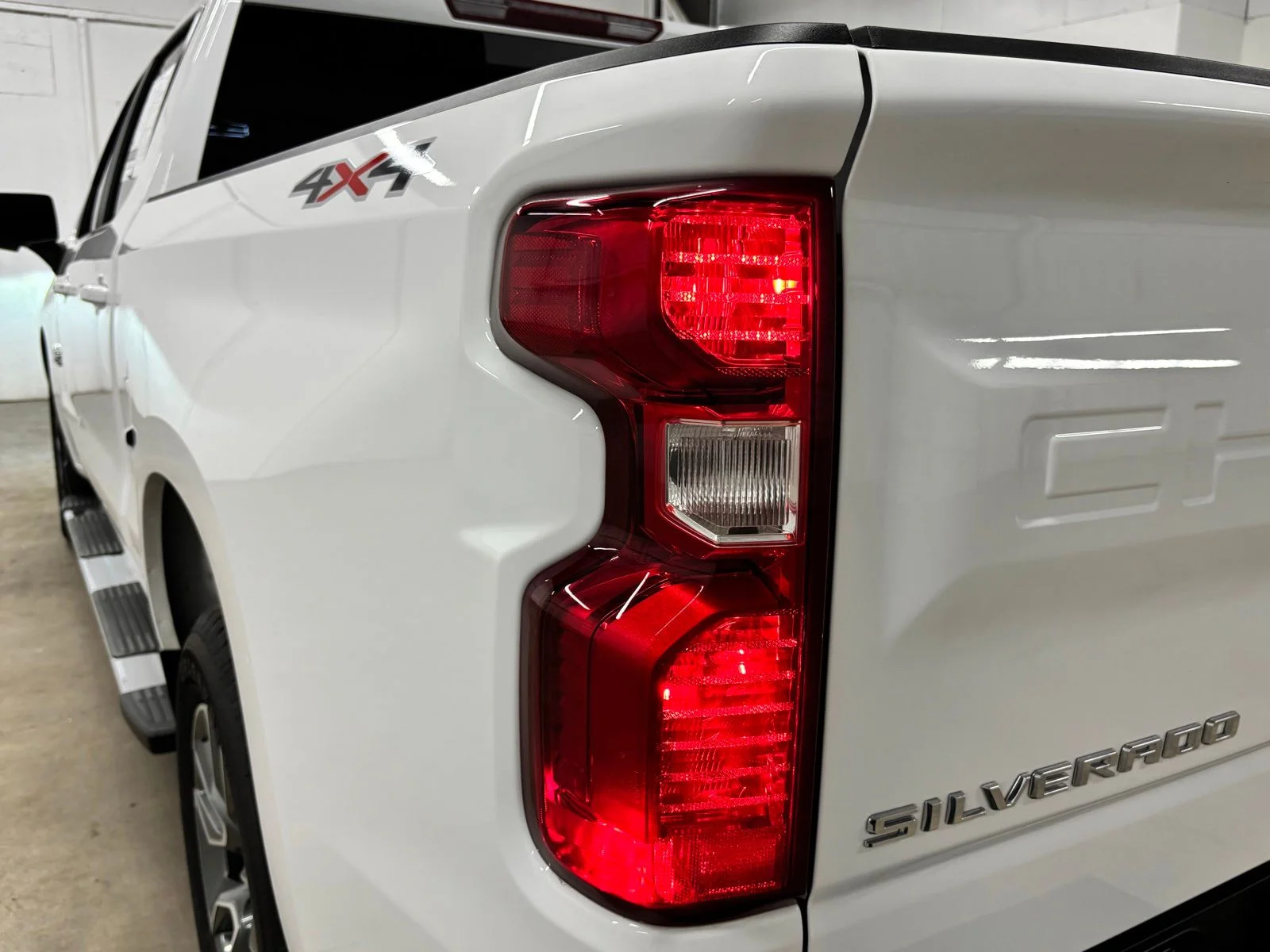 Used 2026 White Chevrolet LT image 7