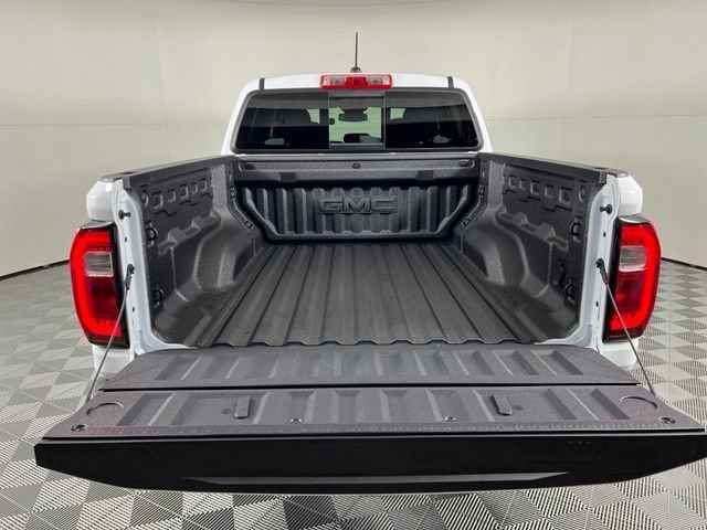 New 2026 Summit White GMC Elevation image 32