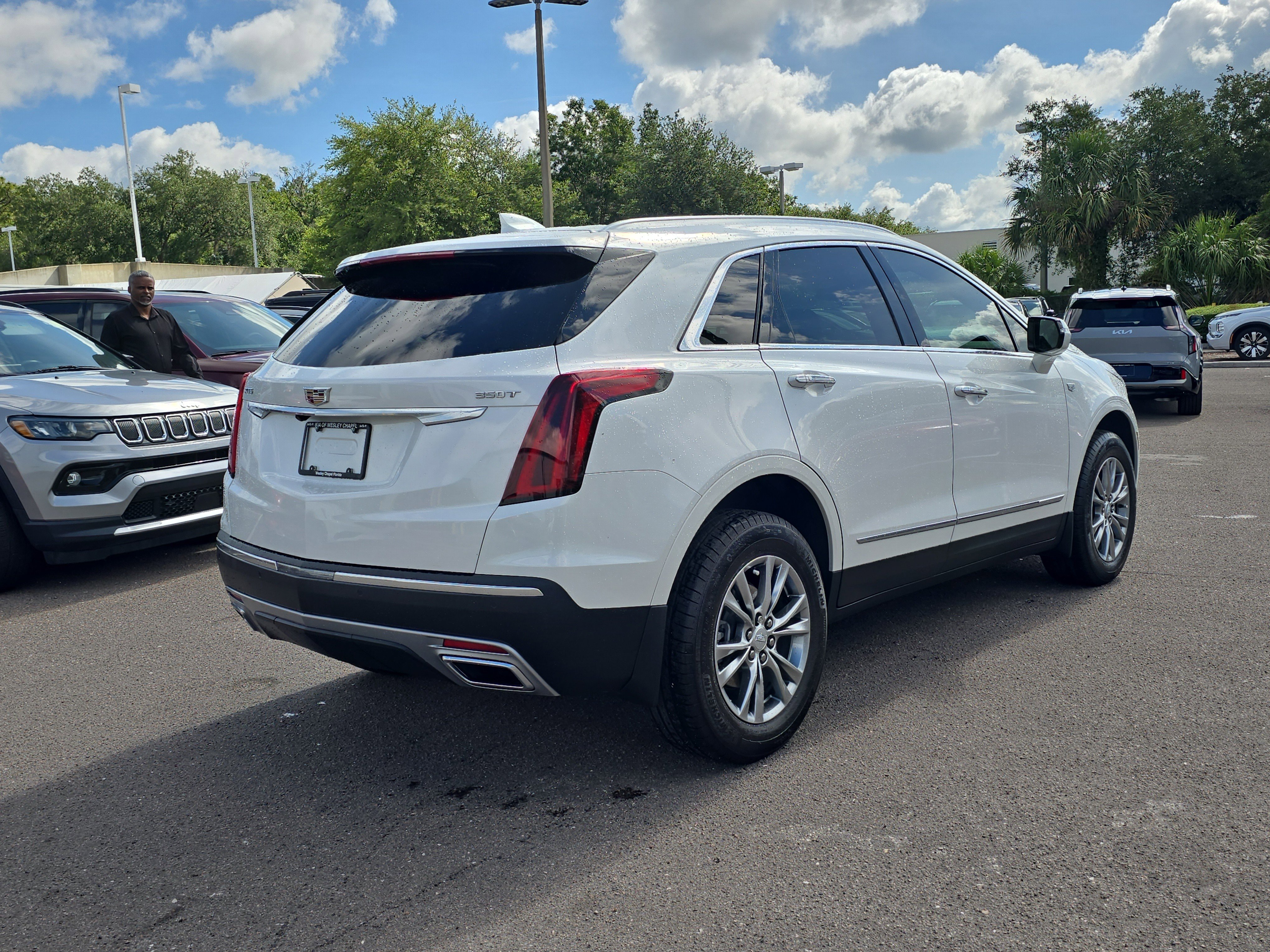 Used 2022 Crystal White Tricoat Cadillac FWD Premium Luxury image 8