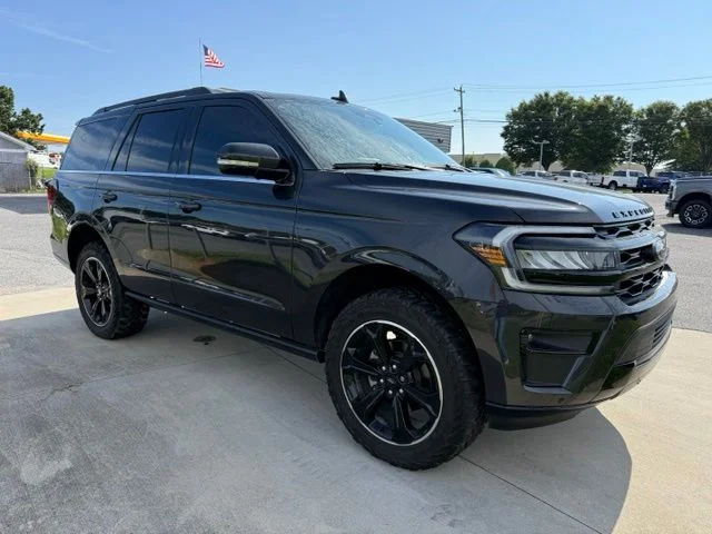 Used 2024 Gray Ford Limited image 3