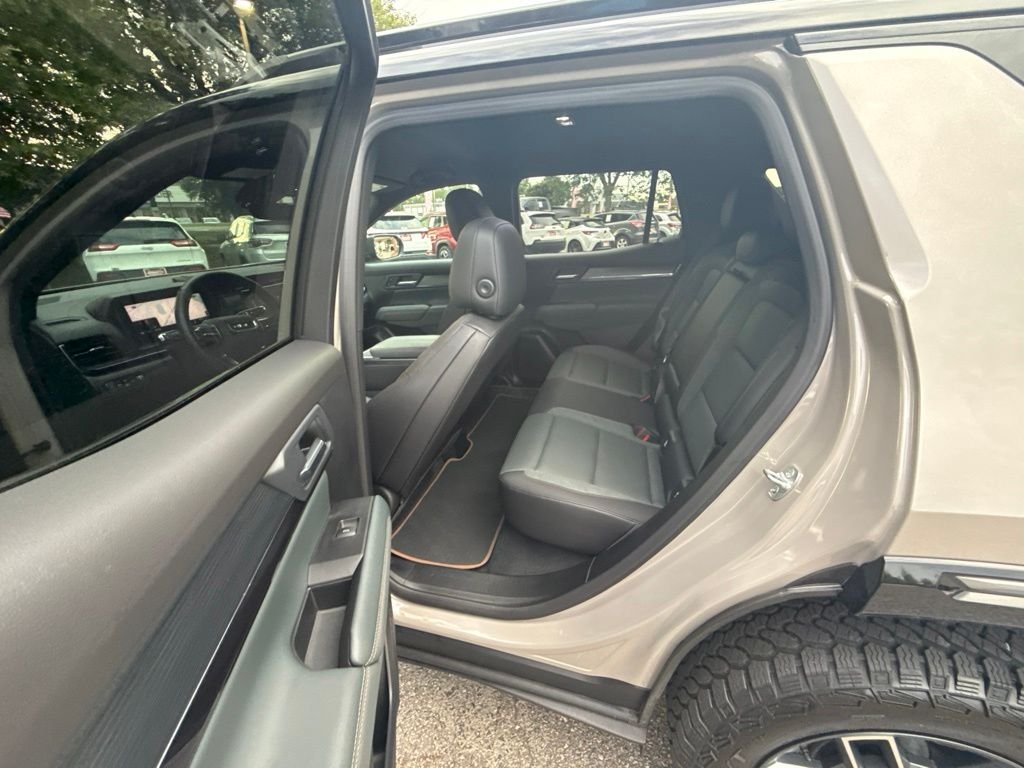 Used 2026  GMC AT4 image 14