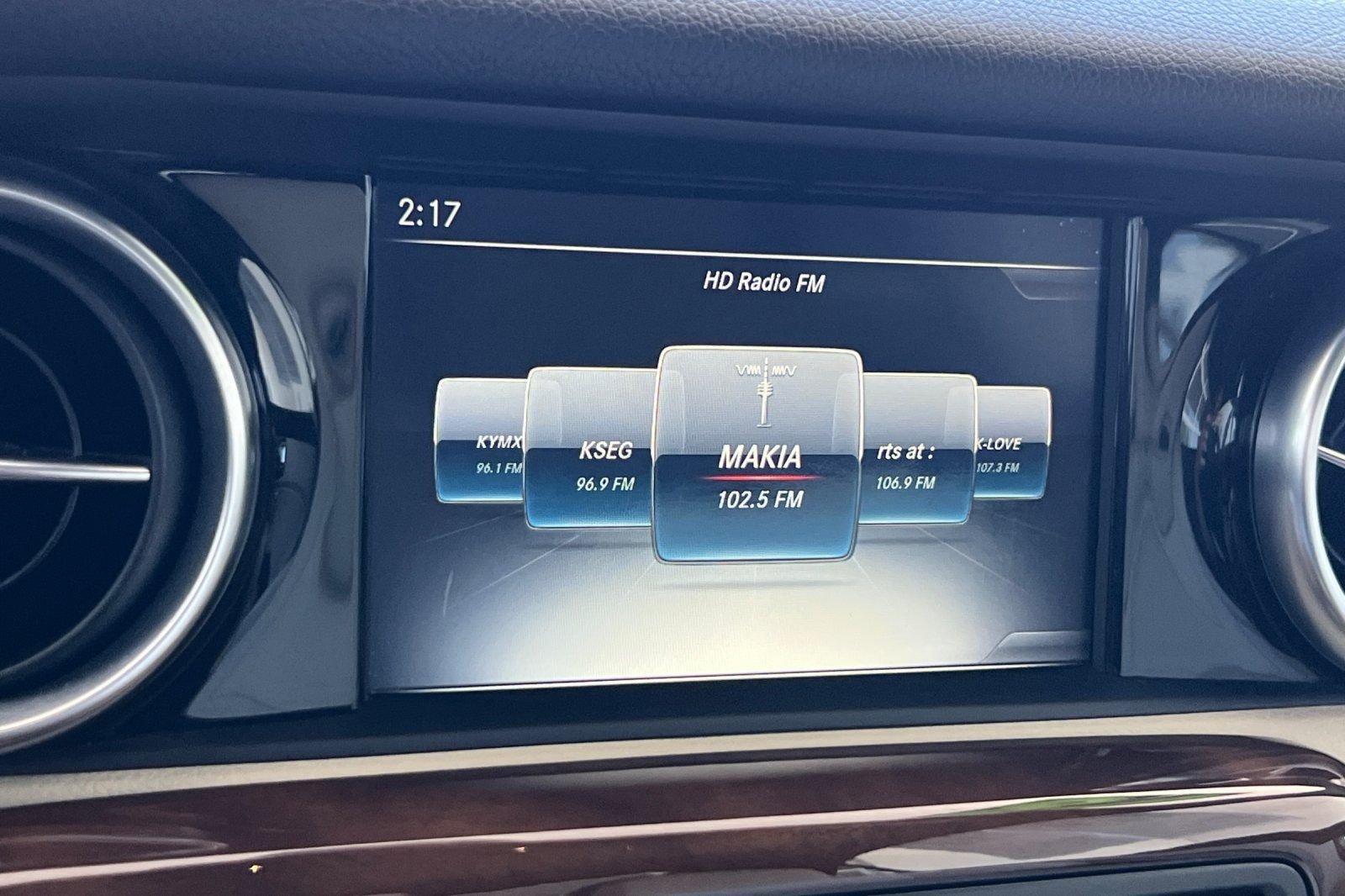 Used 2018  Mercedes-Benz 300 image 18